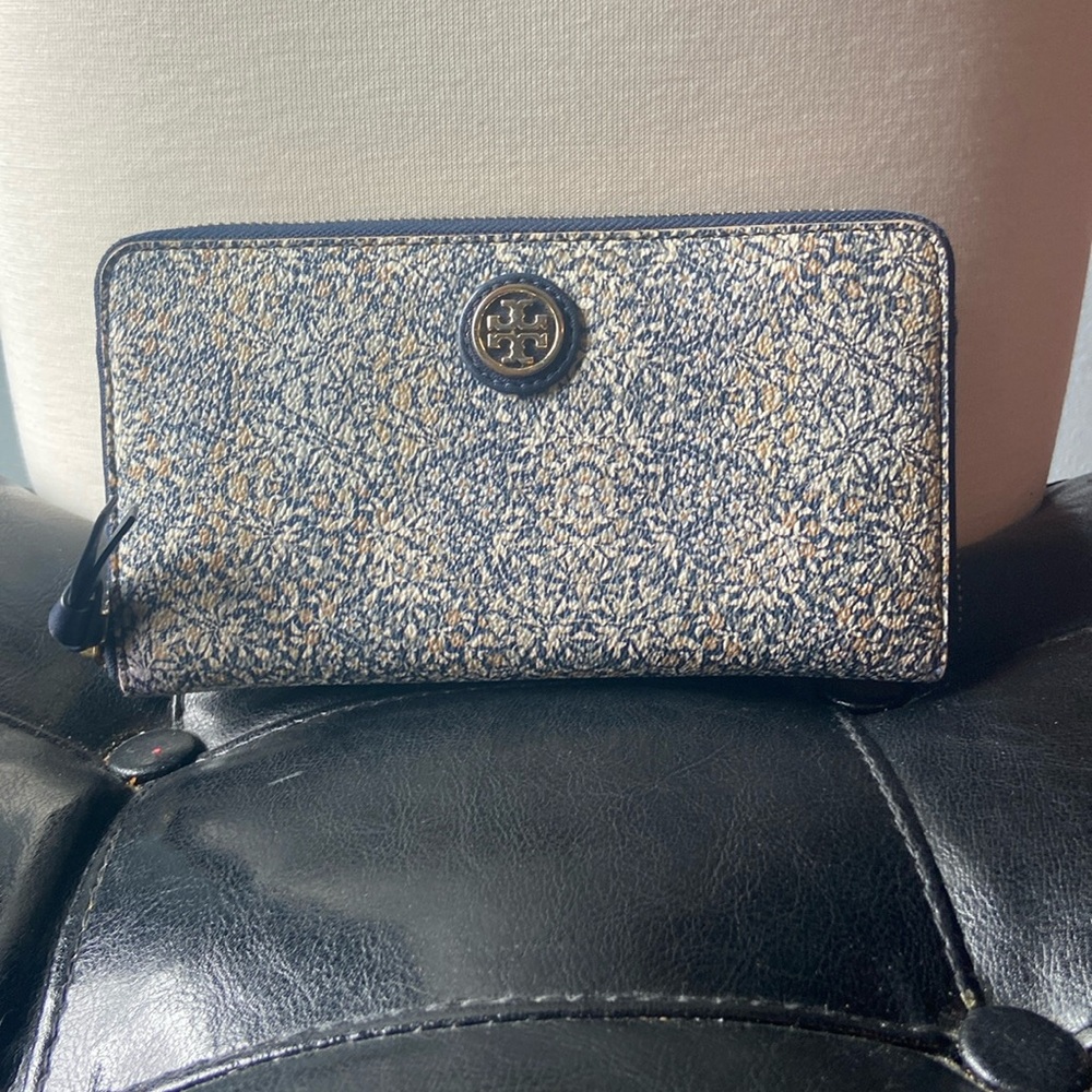 Tory Burch continental zip wallet